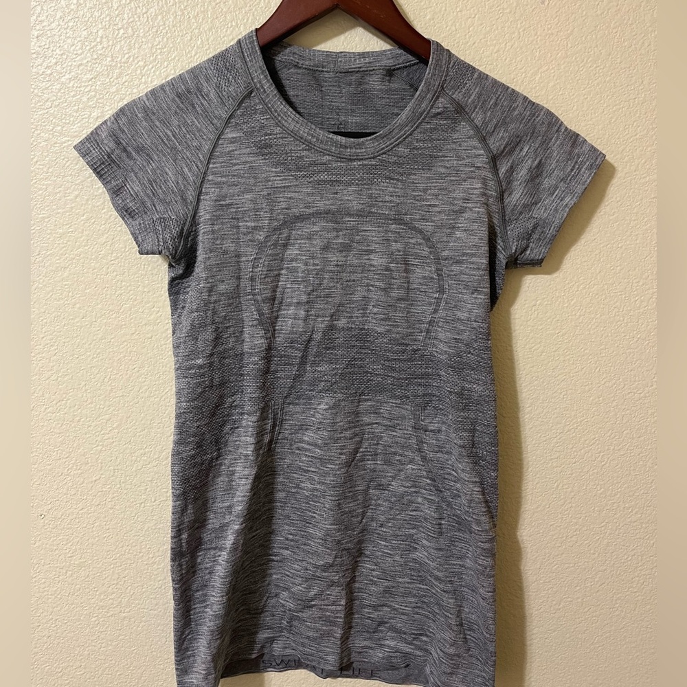 Lululemon swiftly tech short sleeve shirt 2.0 waist length